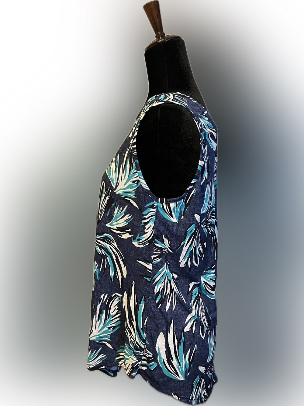 Amana Tropical Print Sleeveless Blouse size Large - Picture 4 of 8